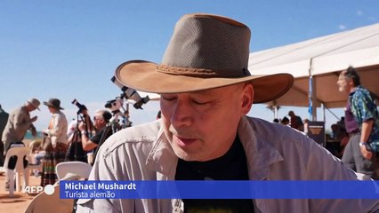 Eclipse solar total encanta observadores no Pacífico