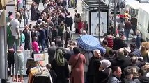 İstanbul'da ucuz baklava kuyruğu! Saatlerce sıra beklediler