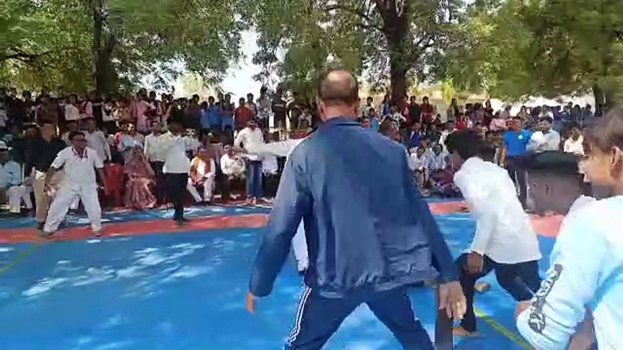 सांसद खेल महोत्सव टूर्नामेंट प्रतियोगिता की आड़ में चुनावी राजनीतिक खेला गया खेल