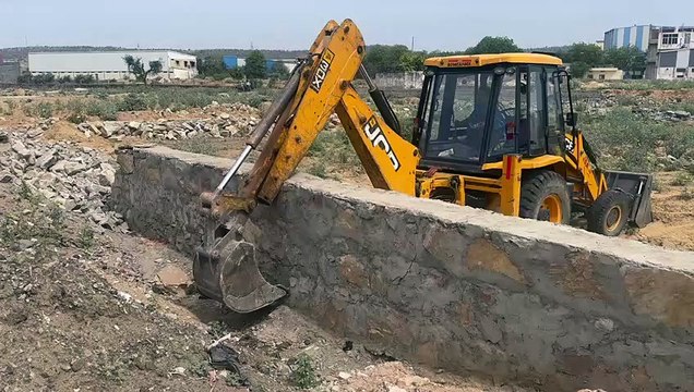 22 बीघा में बसा रहे 3 कॉलोनियां, जेडीए ने चला दिया बुलडोजर