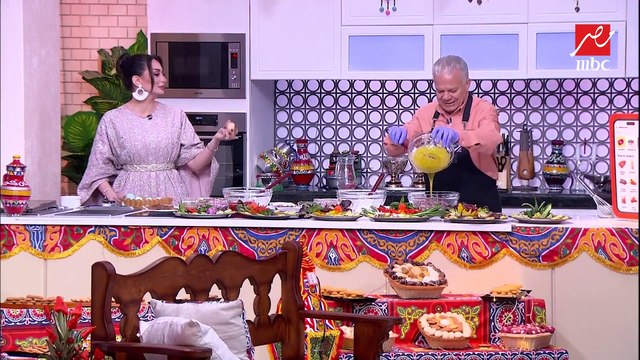 صوص سلطة الفسيخ ألذ بالمسطردة.. أما سلطة الرنجة ليها تكنيك تاني مع البطارخ الخشنة