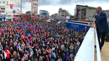 Süleyman Soylu, seçim otobüsü üzerinden HDP'lilere tepki gösterdi: Ülkenin İçişleri Bakanı burada konuşuyor ama bunlar 45 dakikadır müziğin sesini son ses açarak provakasyon yapıyorlar