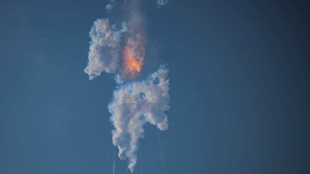 Explosion de la fusée Starship de SpaceX, peu après son décollage