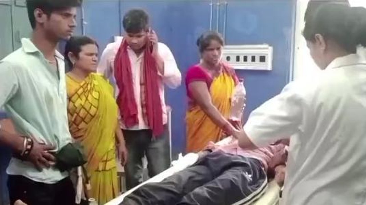 नवादा: सड़क हादसे में बाइक चालक घायल, मची अफरा-तफरी