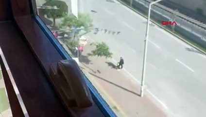 AKP Çukurova ilçe binasına silahlı saldırı