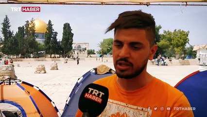 Mescid-i Aksa'da itikaf: Ayrım Duvarı'nı aşıp geldiler