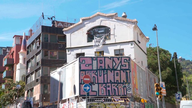 Violentos okupas disparan contra los vecinos con pistolas de balines y atacan con botellazos a OKDIARIO