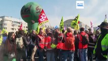 Riforma delle pensioni, sciopero dei ferrovieri nelle principali città francesi
