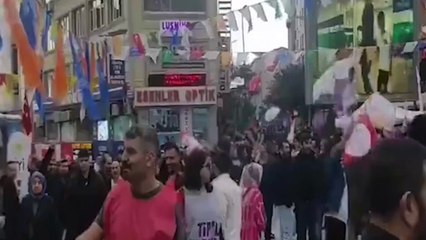Süleyman Soylu, kendisi konuşurken müziğin kısılmamasına öfkelendi: Be kepazeler!