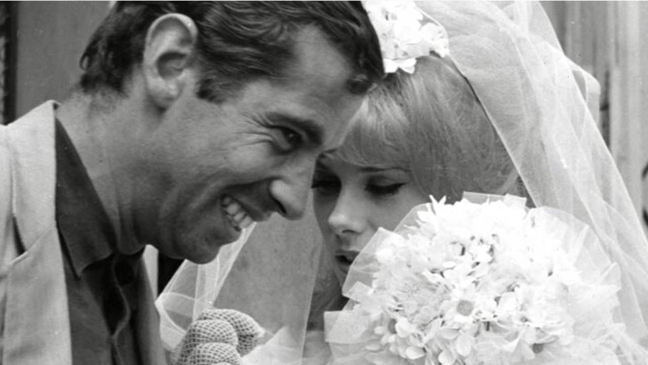 GALA VIDEO - Catherine Deneuve et Brigitte Bardot : elles ont aimé le même homme