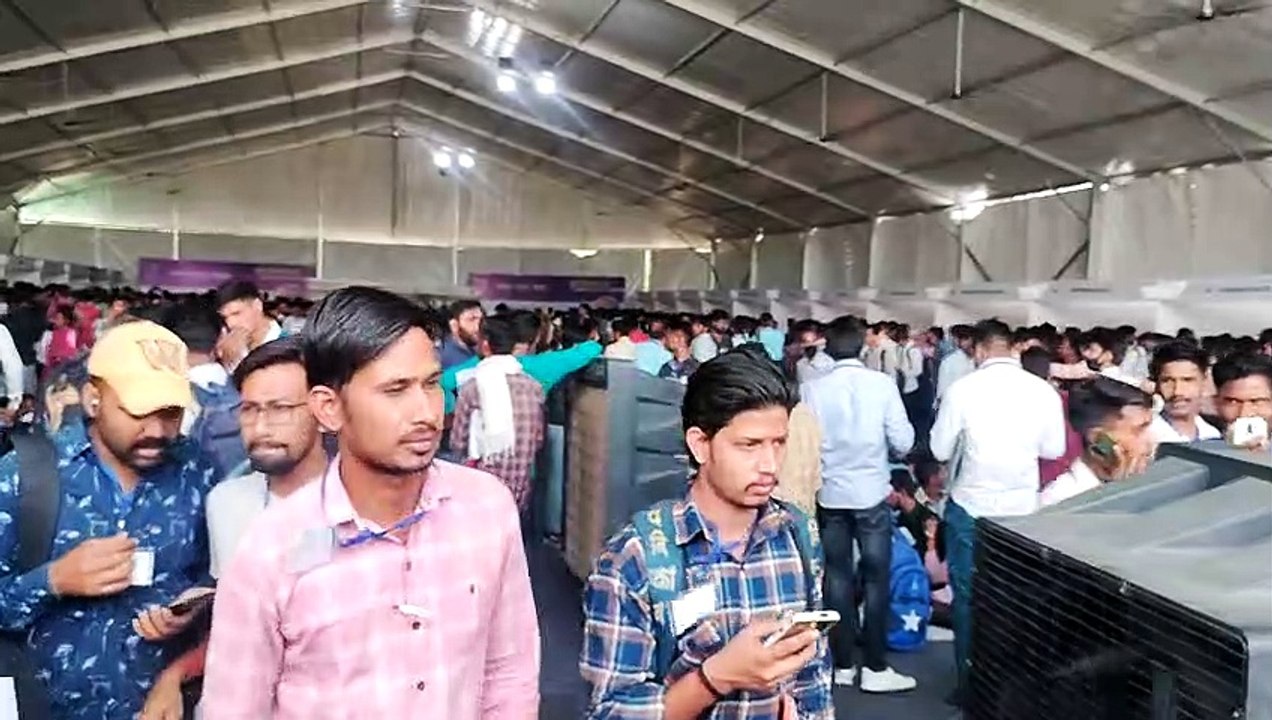 युवाओं को सेल्स मार्केटिंग में जॉब, वेतन कम होने से निराश