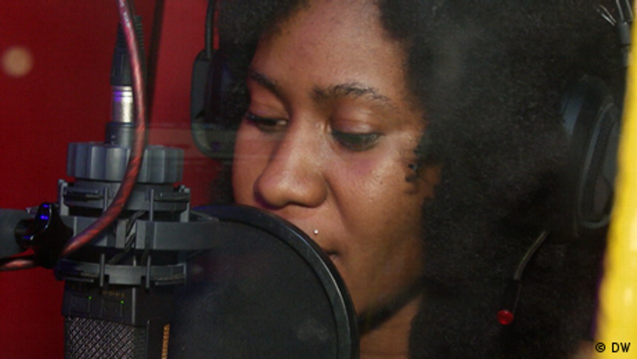 Evy Crazy's rapping dream video Dailymotion