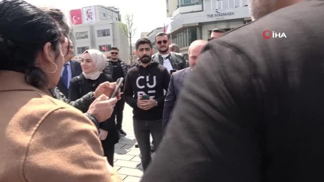 Bakan Varank yerli otomobil TOGG ile Taksim Meydanı'na geldi