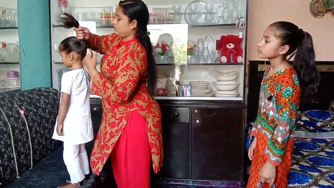 Apni Beti Ko Tyar Kia - Pakistani Mother Love Her Baby - Happy Family ...