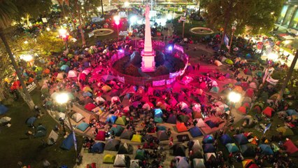 Miles de argentinos salieron a las calles para protestar ante la crisis económica que atraviesa el país