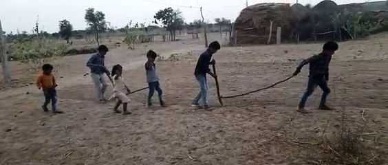 साल में इस एक दिन बच्चे चलाते हैं हळ, बन जाते हैं किसान