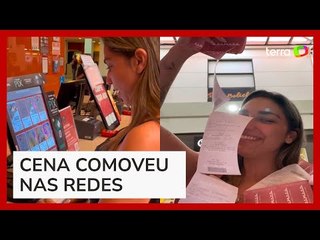 Download Video: Professora viraliza ao 'fechar' sala de cinema para alunos de escola pública no DF