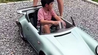 Porsche enfant (Kid)