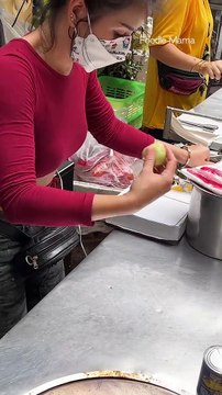 The hottest Roti Lady in Bangkok - Chocolate Roti _ Sala Daeng BTS Station #shorts