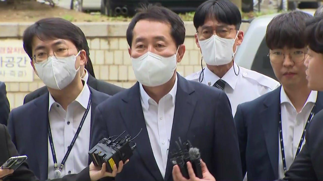 '민주당 돈 봉투 의혹' 강래구 구속영장 심사 출석 / YTN