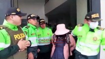 Hombre se viste de colegiala para entrar al baño de estudiantes en Perú