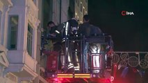 İstiklal Caddesi'nde otelde yangın paniği: Mahsur kalanları itfaiye ekipleri kurtardı