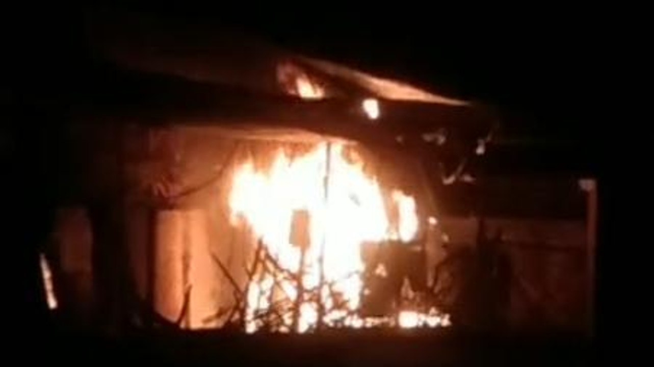 बदायूं:जानिए कहाँ पर लगा बिजली का ट्रांसफार्मर अचानक धू-धू कर जला