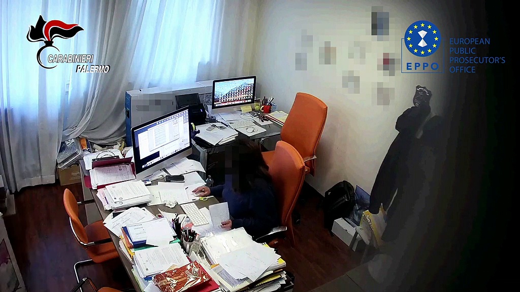 Video Palermo, arrestata per corruzione preside-simbolo della scuola Falcone - Video