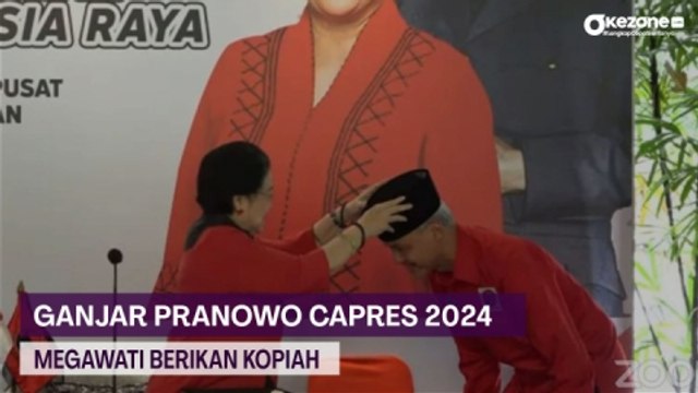 Resmi Tunjuk Ganjar sebagai Capres, Megawati Berikan Kopiah