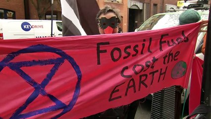 Climate campaigners target govt offices in 'People's Picket'