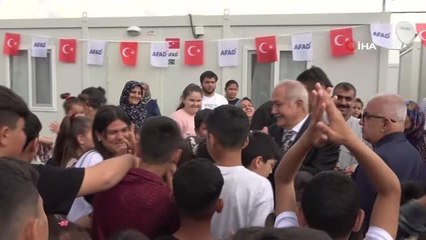 Bakanı Yanık: "Bayramlaşmayı önümüzdeki yıl vatandaşlarımızın kalıcı konutlarında yapacağız"