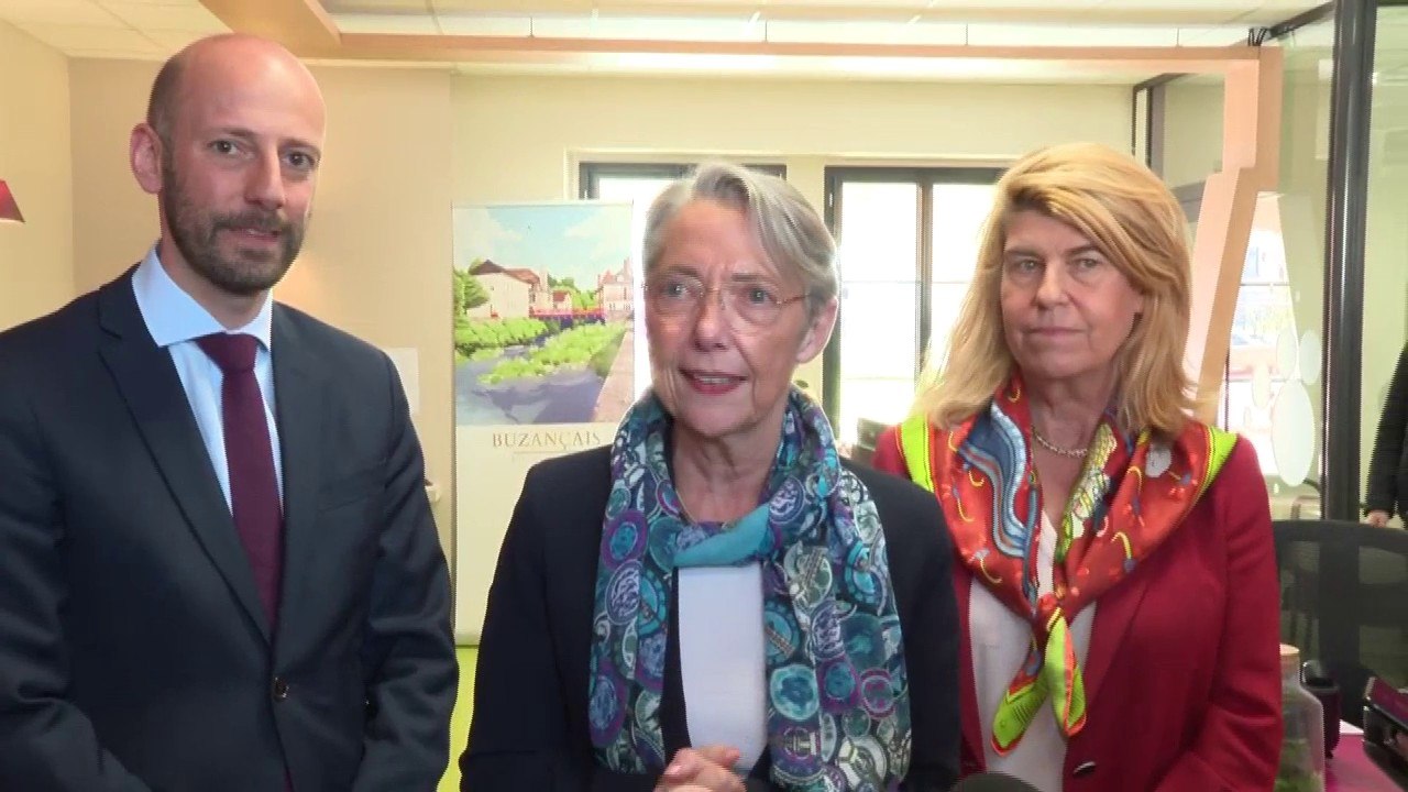 Délais pour des papiers d'identité: "L'objectif qu'on se fixe, c'est d'être à 30 jours cet été et de passer à 20 jours à l'automne", assure Élisabeth Borne