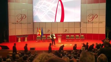 Luis Antonio Pedraza arranca el aplauso del auditorio Miguel Delibes para recibir a los premiados de CyL