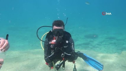 Fethiye'de dalgıçlar deniz dibinde bayramlaştı