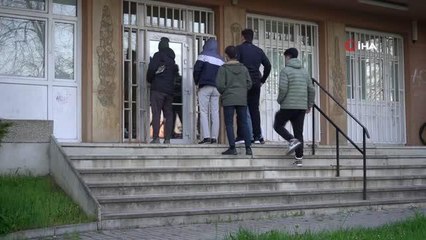 Çekya'da bayram namazı eda edildiBüyükelçi Bağış: "Gurbet hasret demektir. Gurbette bayram Türkiye'deki gibi olmuyor"