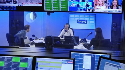 Elisabeth Borne annonce la réduction par deux du délai pour obtenir une carte d'identité