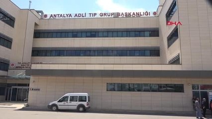 MOTOSİKLETLİ ESAT KAZADA ÖLDÜ, AĞABEYİ GÖZYAŞLARIYLA CENAZEYİ ALDI