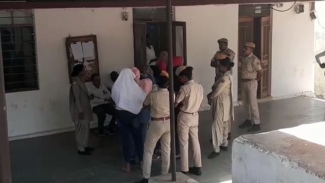 बांसवाड़ा में देह व्यापार का भांडाफोड, आरोप में आठ युवतियां और तीन युवक गिरफ्तार