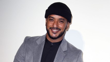 GALA VIDÉO - Slimane, papa gaga de sa petite Esmeralda : un adorable cliché dévoilé !