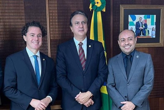 Reitor da UFCG é recebido pelo ministro da Educação em Brasília