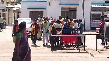 नीमच जिला अस्पताल से परिजन का आत्मा लेने पहुंचे लोग