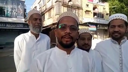 Télécharger la video: दाउदी बोहरा समाज ने की ईद की नवाज अता, मांगी अमन चैन की दुआ