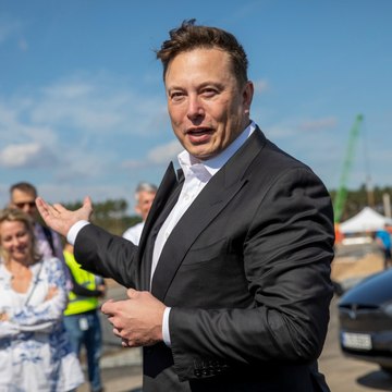 Elon Musk paysTwitter users for their verified accounts