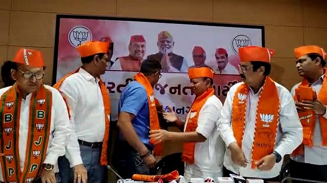 SURAT VIDEO/ आप को एक और बड़ा झटका: दो और पार्षद भाजपा में शामिल