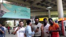 0001 - Bobby Deol Humble Clicks Selfies With Every Fan At Airport