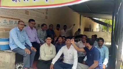 एप से स्टांप बिक्री का वेंडरों ने किया विरोध