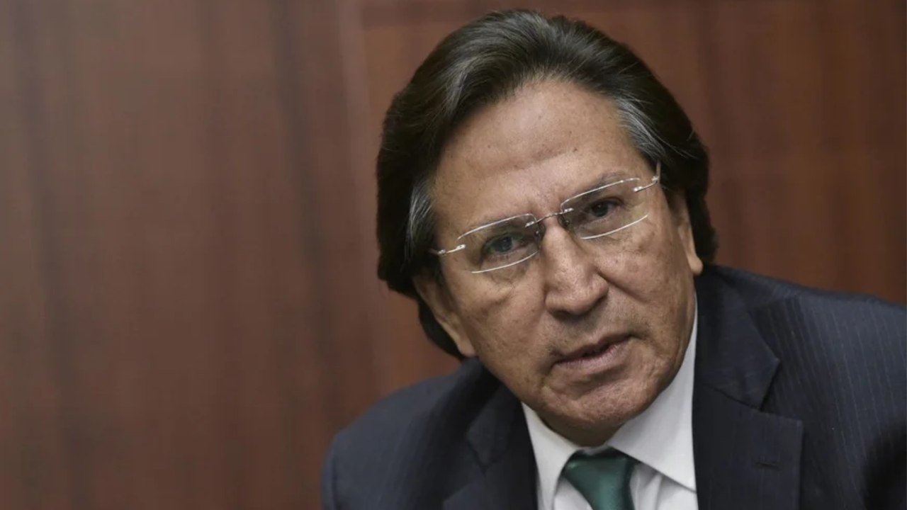 Alejandro Toledo, ex presidente de Perú, se ent...