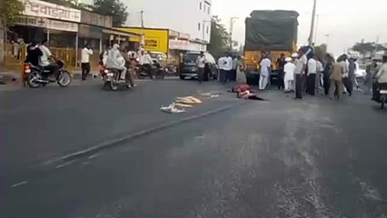 शादी के कपड़े लेने निकले दो बहनों व एक भाई की ट्रक ने ली जान