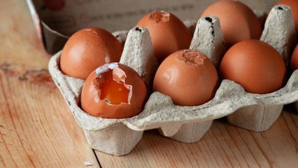 How to Know When to Eat and When to Toss a Cracked Egg