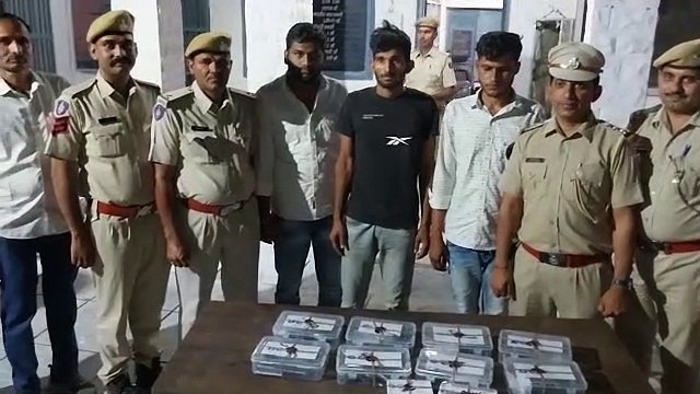 नाबालिग से छह पिस्तौलें सहित 8 हथियार व 11 कारतूस जब्त